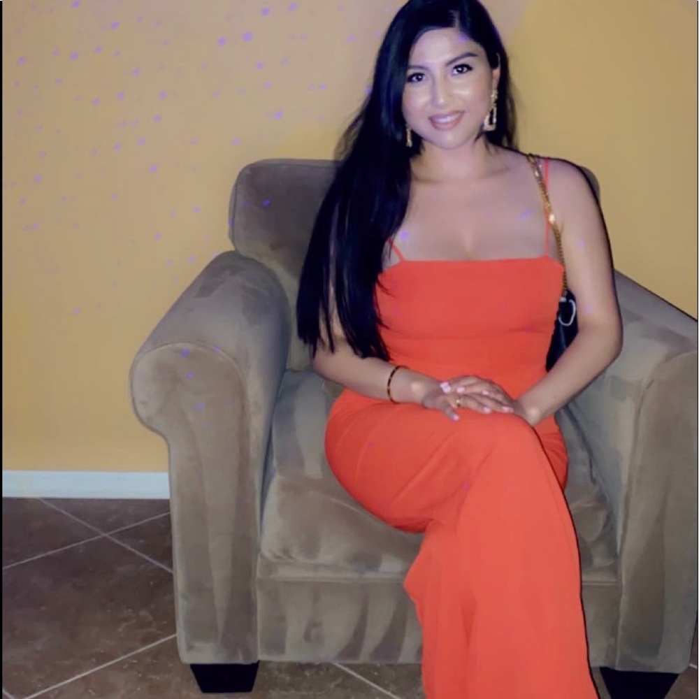 Meet your Posher, Yadira